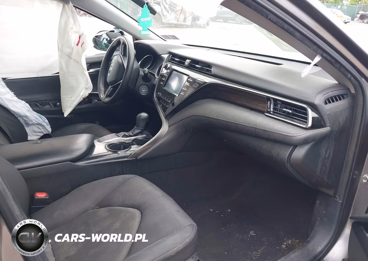 2019 Toyota Camry Le VIN:4T1B11HK3KU759444 - 5