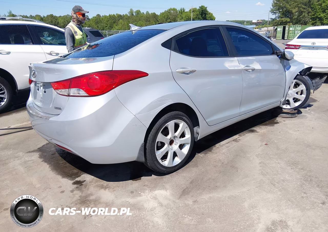 2013 Hyundai Elantra Limited VIN:5NPDH4AE3DH231950 - 4