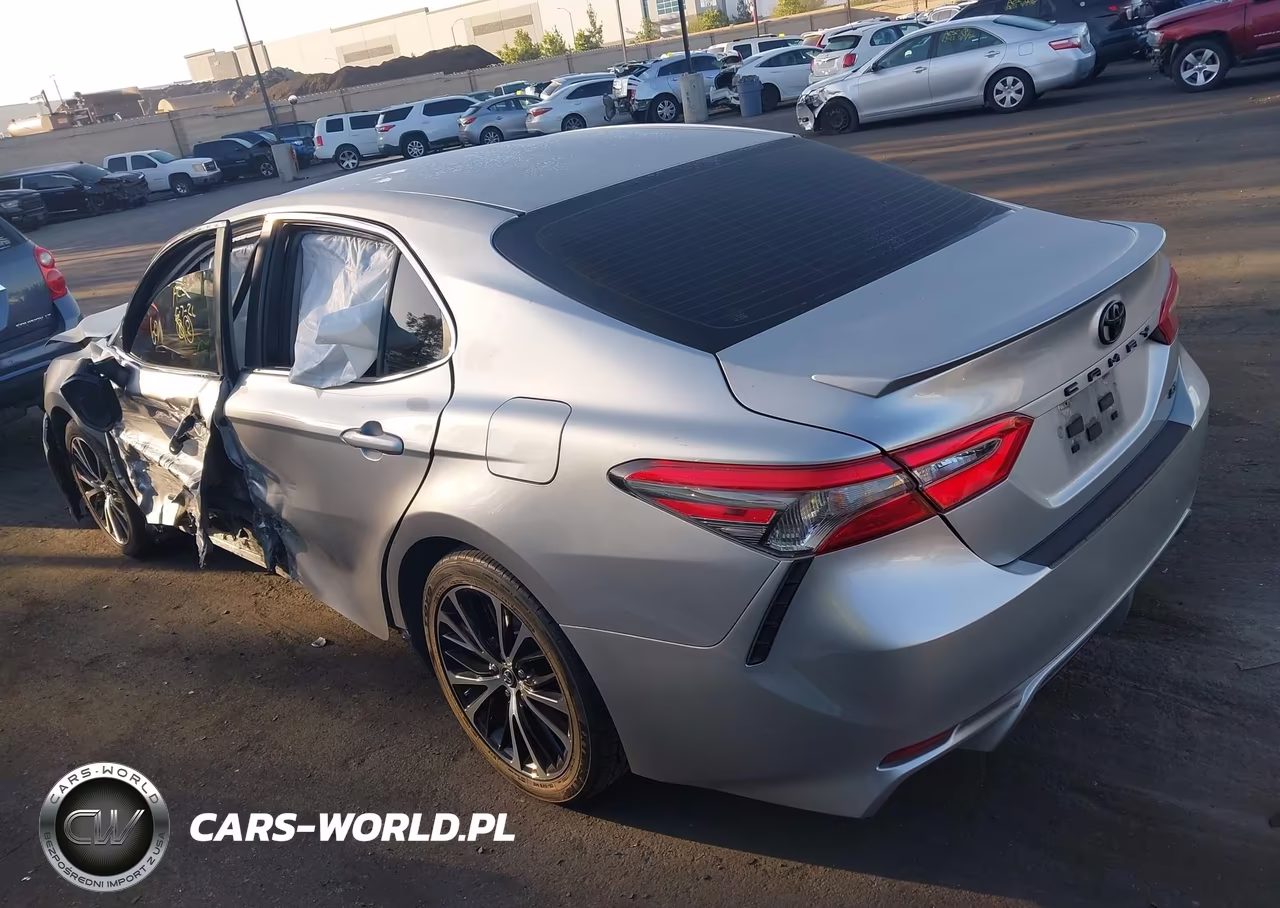2018 Toyota Camry Se VIN:JTNB11HKXJ3036565 - 3