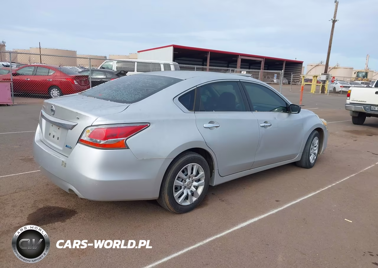 2014 Nissan Altima 2.5 S VIN:1N4AL3AP4EN244775 - 4