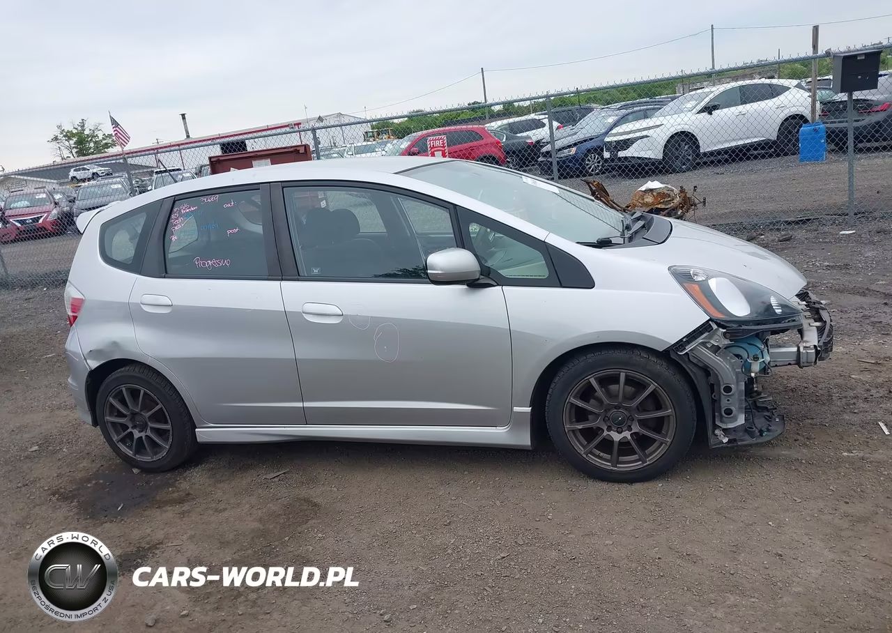 2012 Honda Fit Sport VIN:JHMGE8H50CC000502 - 13