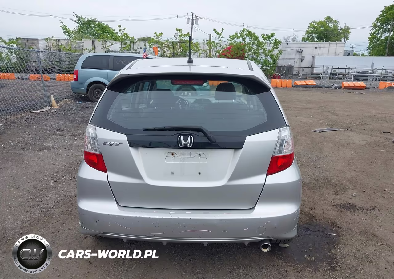 2012 Honda Fit Sport VIN:JHMGE8H50CC000502 - 16
