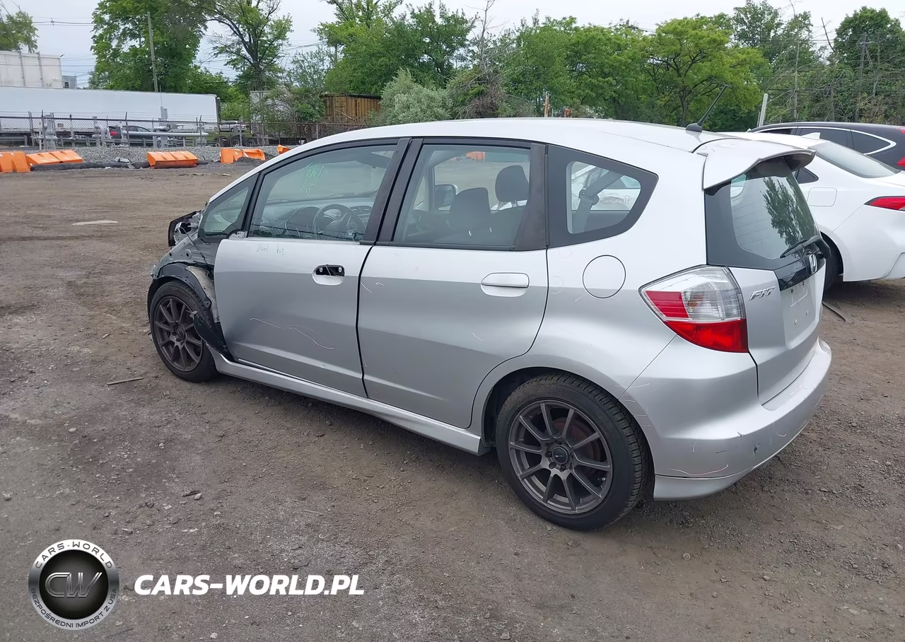 2012 Honda Fit Sport VIN:JHMGE8H50CC000502 - 3