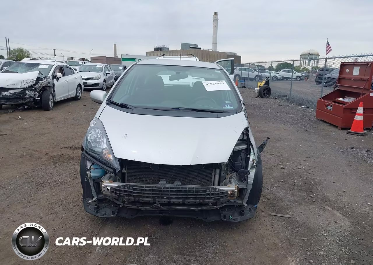 2012 Honda Fit Sport VIN:JHMGE8H50CC000502 - 6