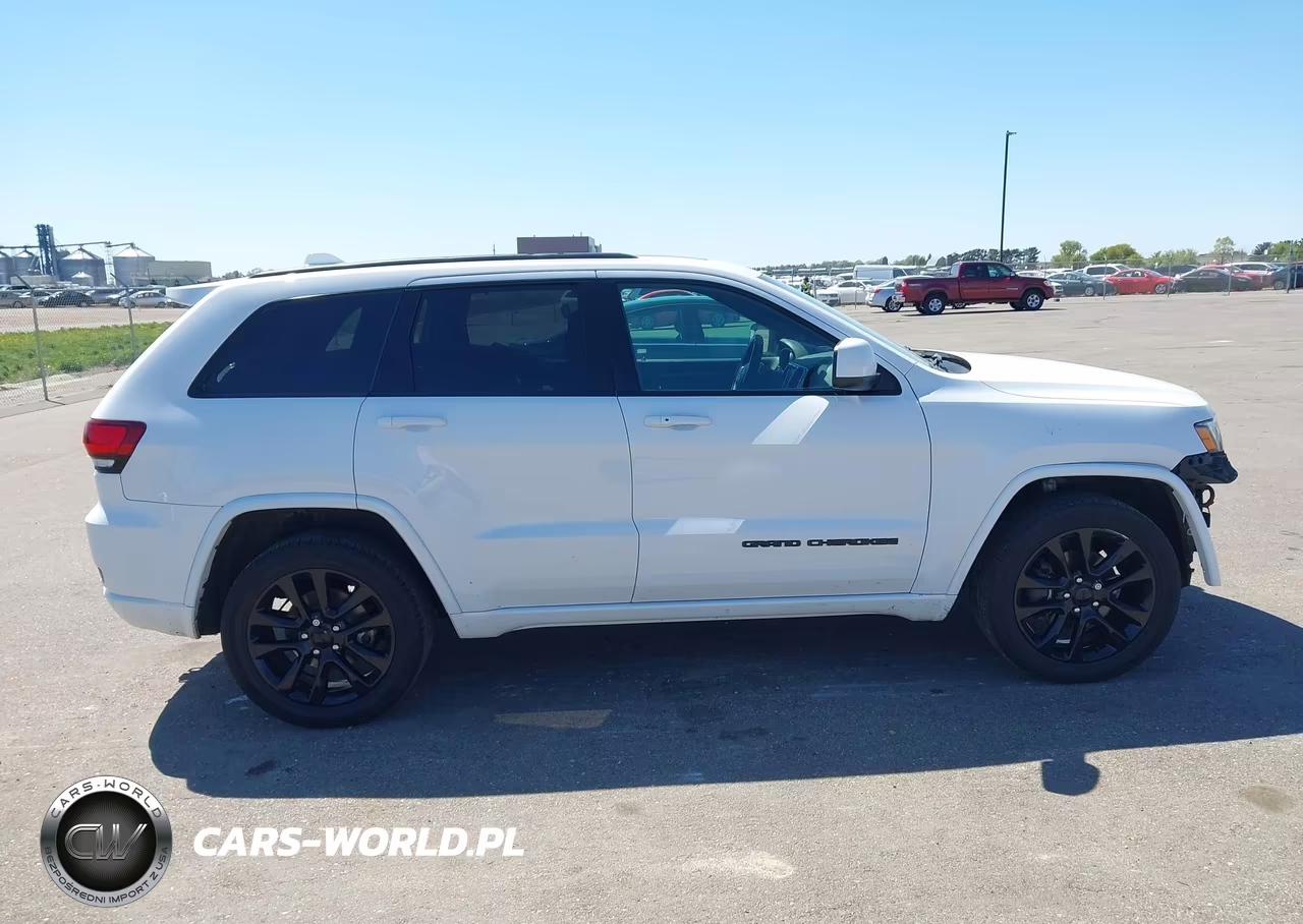 2017 Jeep Grand Cherokee Altitude 4X4 VIN:1C4RJFAG4HC794496 - 14