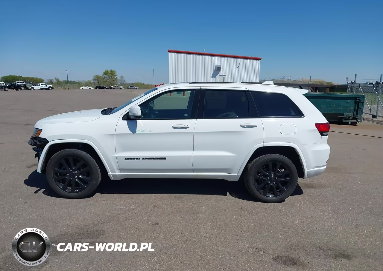 2017 Jeep Grand Cherokee Altitude 4X4 VIN:1C4RJFAG4HC794496 - 15