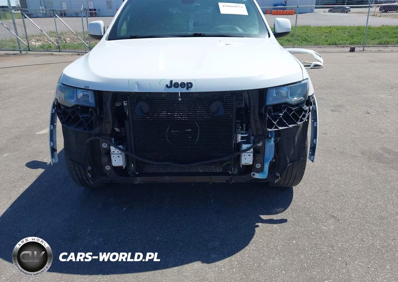 2017 Jeep Grand Cherokee Altitude 4X4 VIN:1C4RJFAG4HC794496 - 6