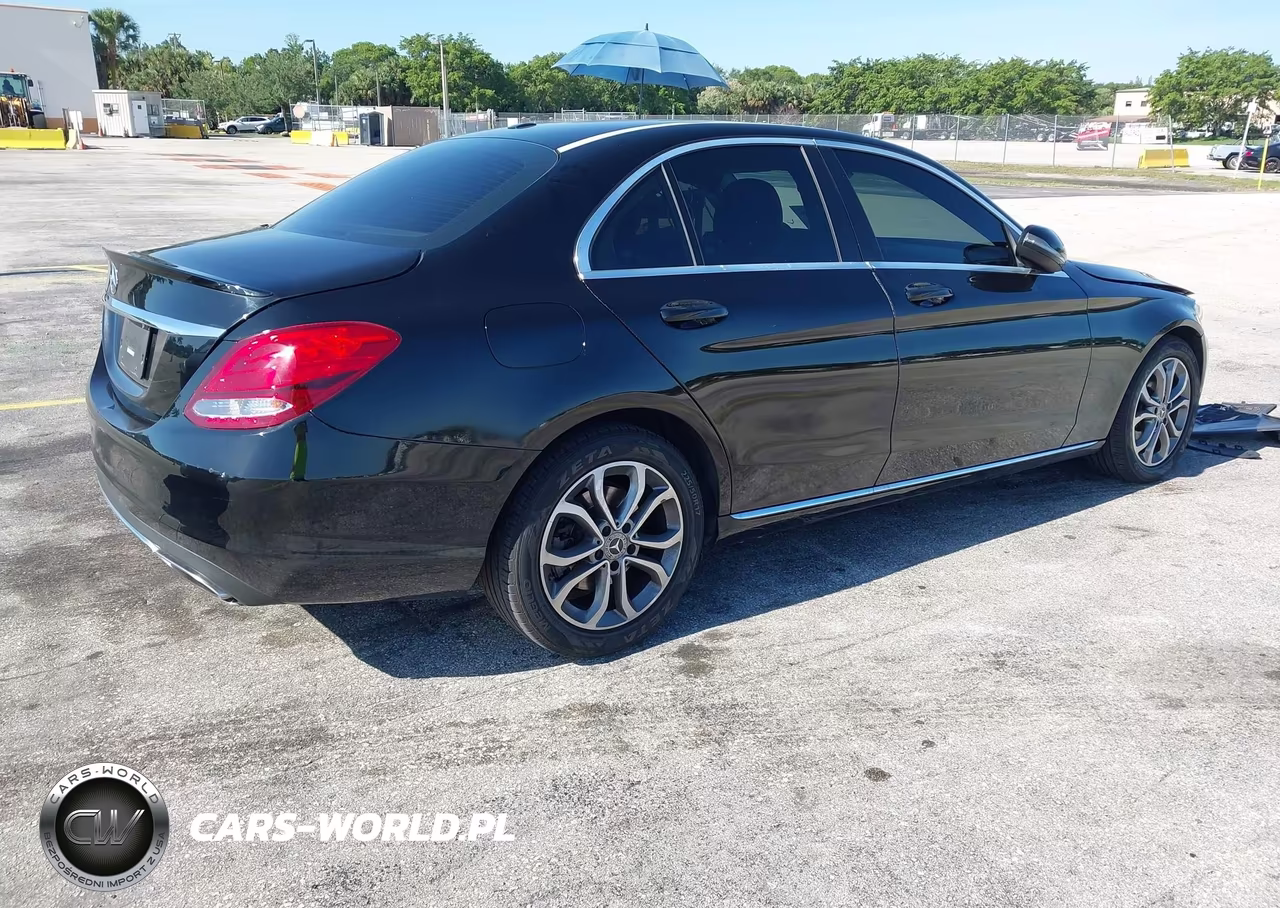 2016 Mercedes-Benz C 300 VIN:55SWF4JB5GU115347 - 4
