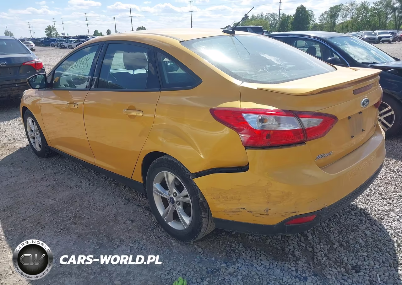 2012 Ford Focus Se VIN:1FAHP3F23CL319751 - 3