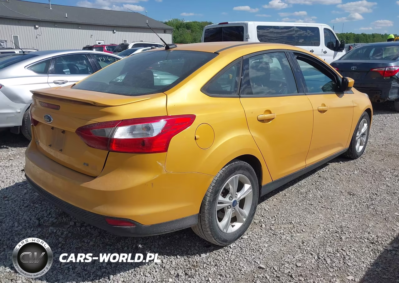 2012 Ford Focus Se VIN:1FAHP3F23CL319751 - 4