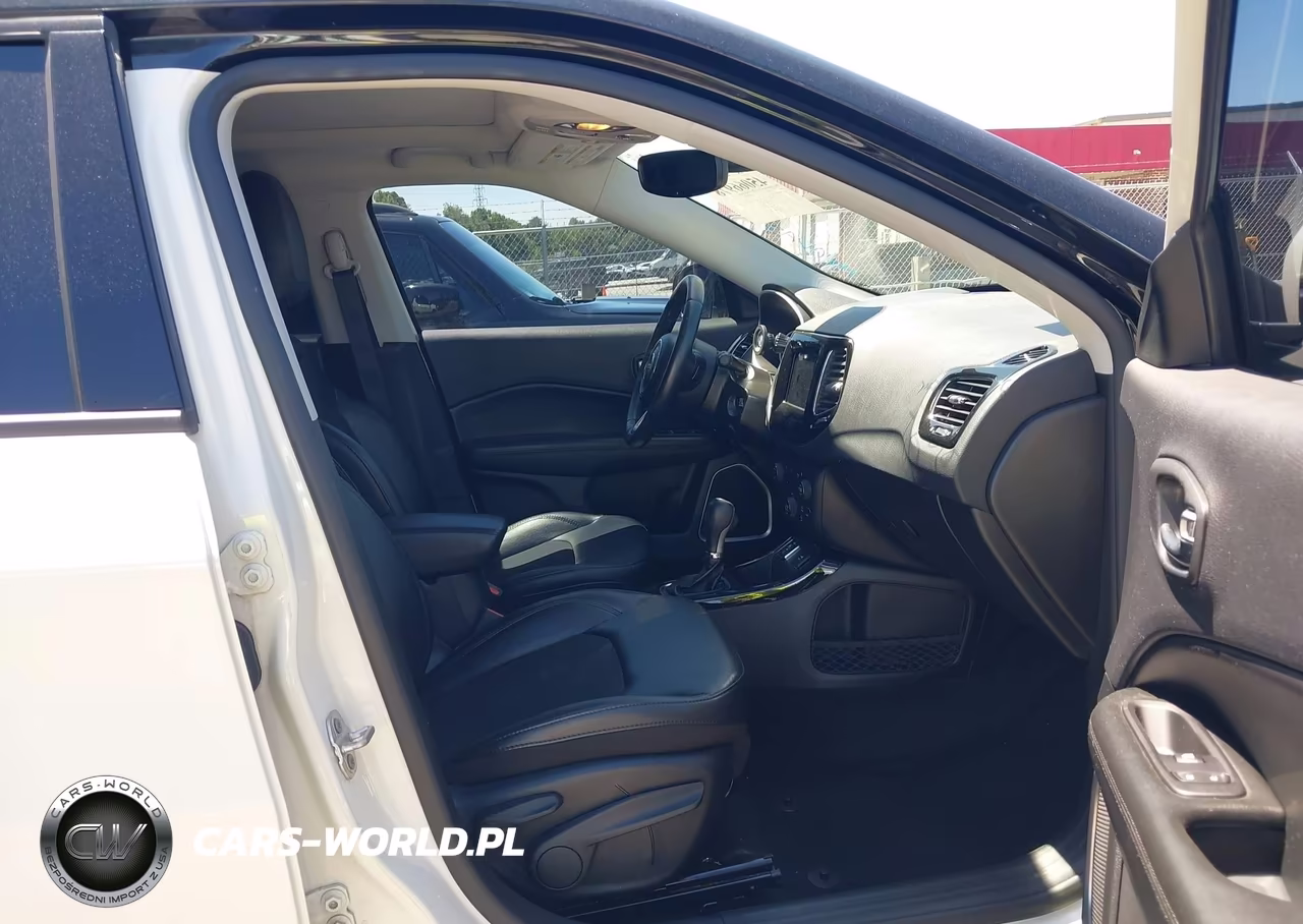 2019 Jeep Compass Altitude Fwd VIN:3C4NJCBBXKT833183 - 5