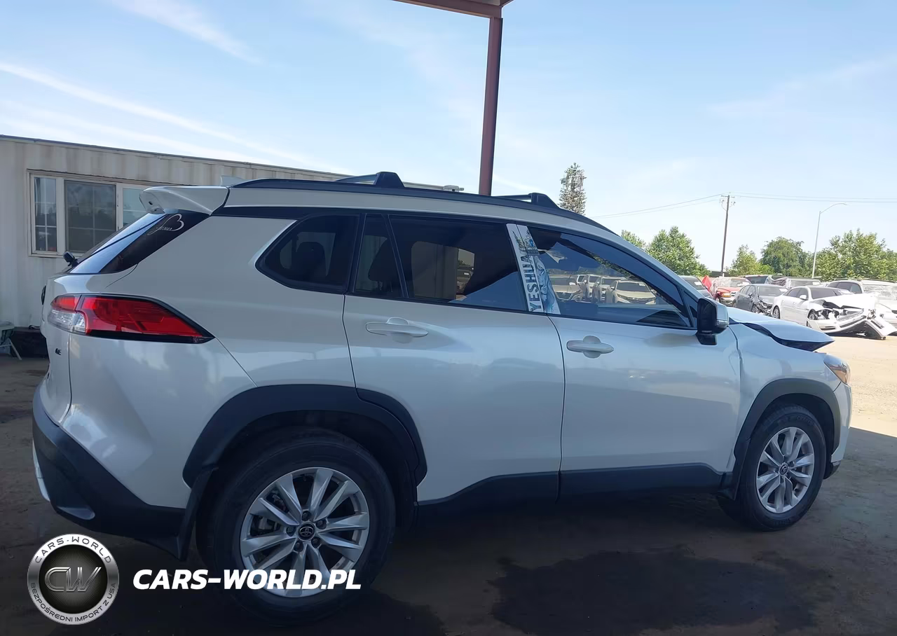 2022 Toyota Corolla Cross Le VIN:7MUBAAAG3NV013861 - 13
