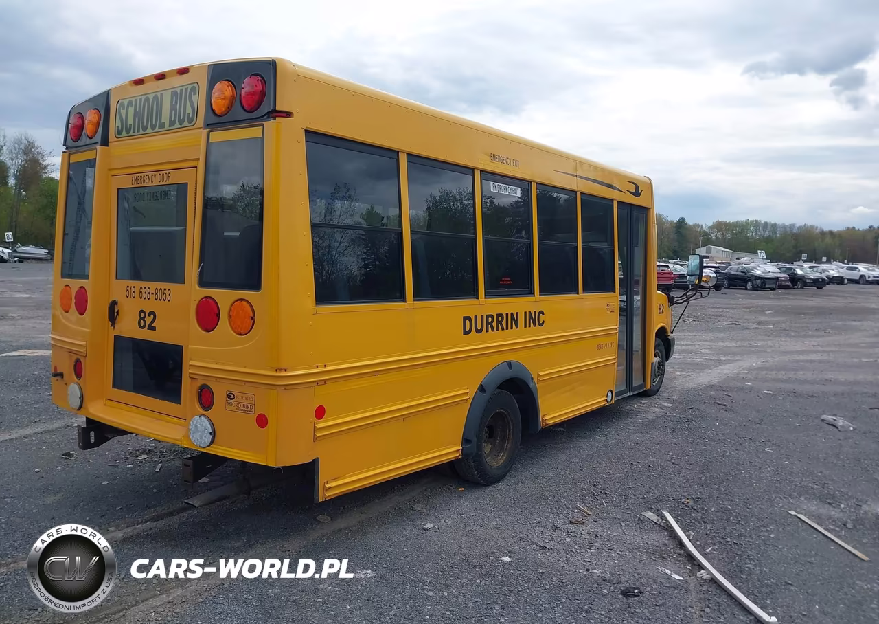 2014 Chevrolet Express Cutaway 3500 VIN:1GB3G3BG6E1145912 - 4