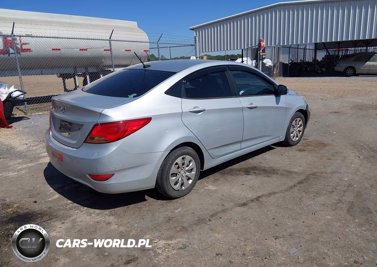 2015 Hyundai Accent Gls VIN:KMHCT4AE1FU838749 - 4