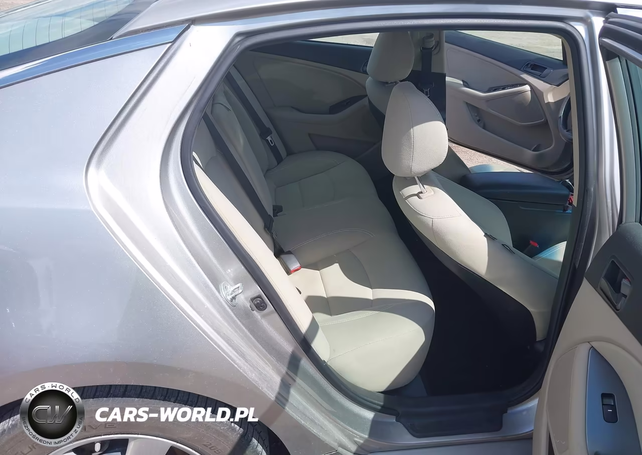 2015 Kia Optima Lx VIN:5XXGM4A79FG446208 - 8