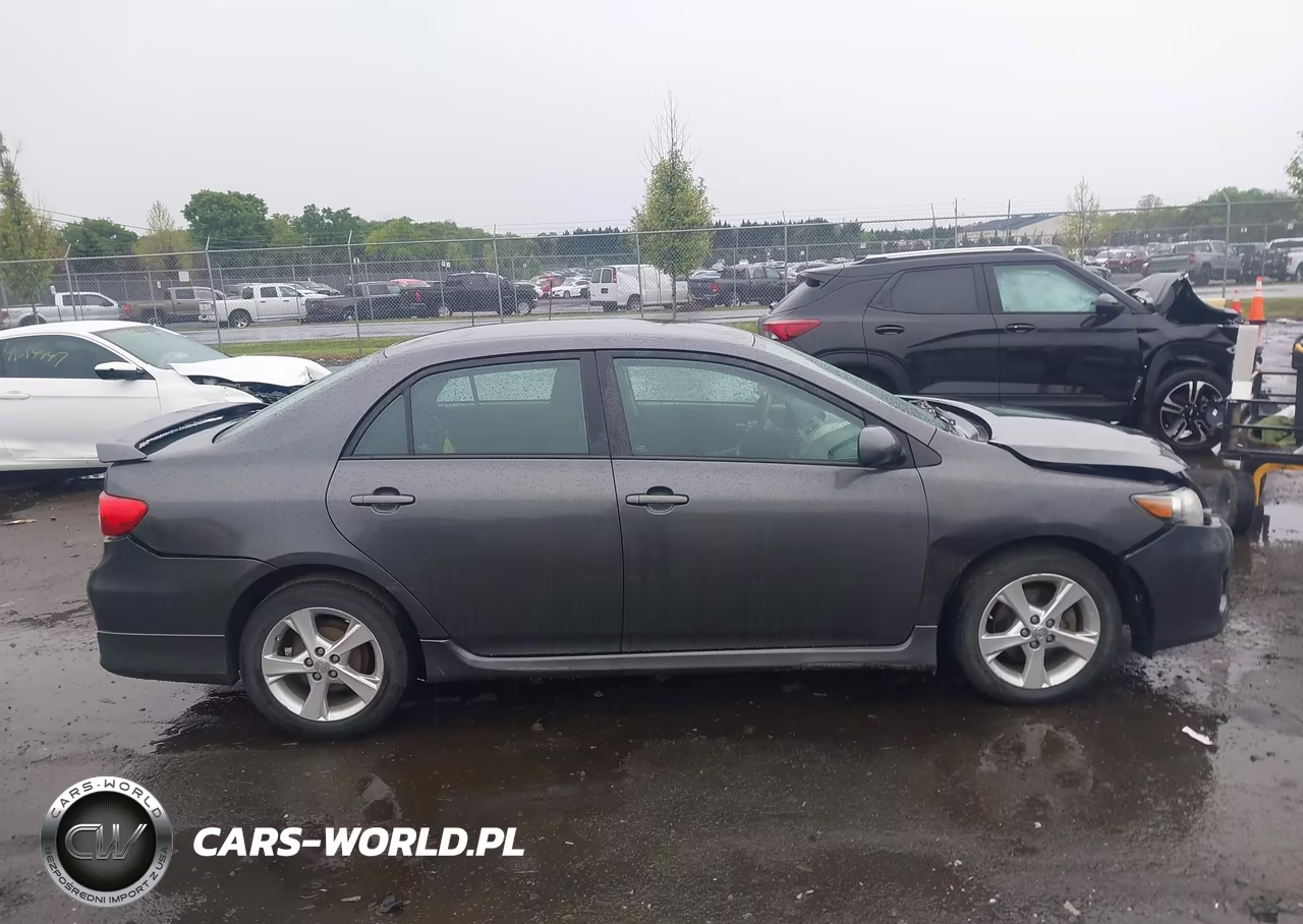 2013 Toyota Corolla S VIN:2T1BU4EE2DC110584 - 13