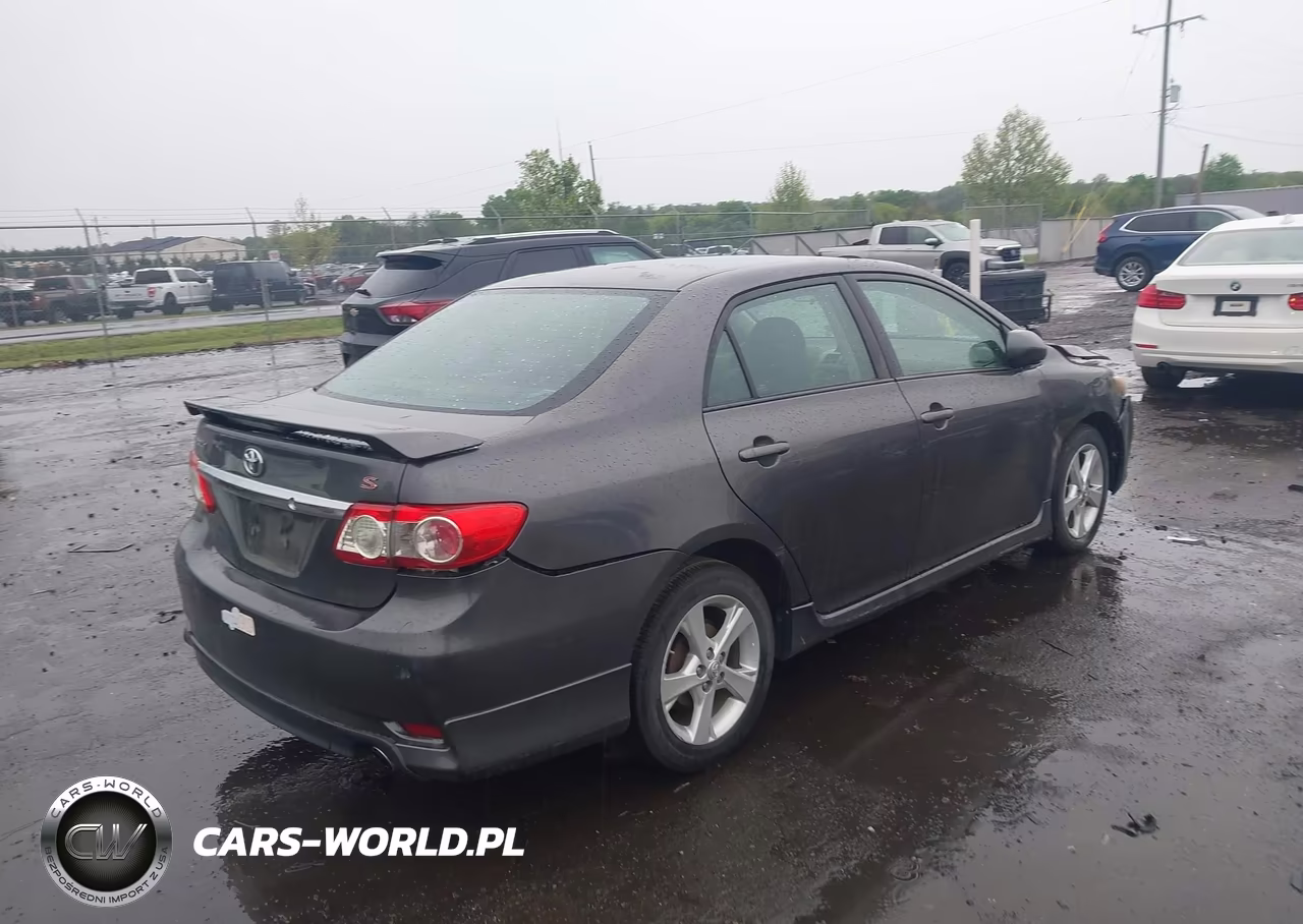 2013 Toyota Corolla S VIN:2T1BU4EE2DC110584 - 4