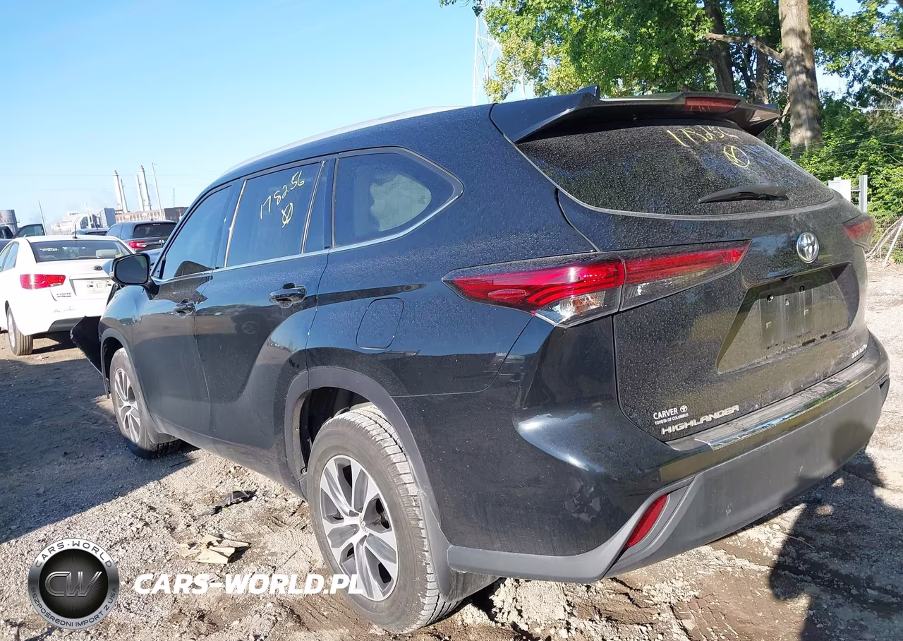 2022 Toyota Highlander Xle VIN:5TDGZRBH1NS178256 - 3