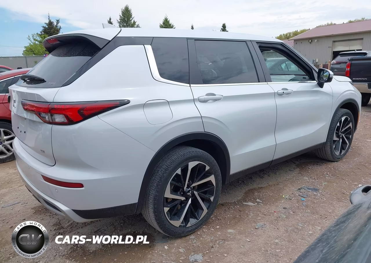 2022 Mitsubishi Outlander Black Edition S-Awc-Se 2.5 S-Awc-Se Launch Edition S-Awc VIN:JA4J4UA8XNZ054259 - 4