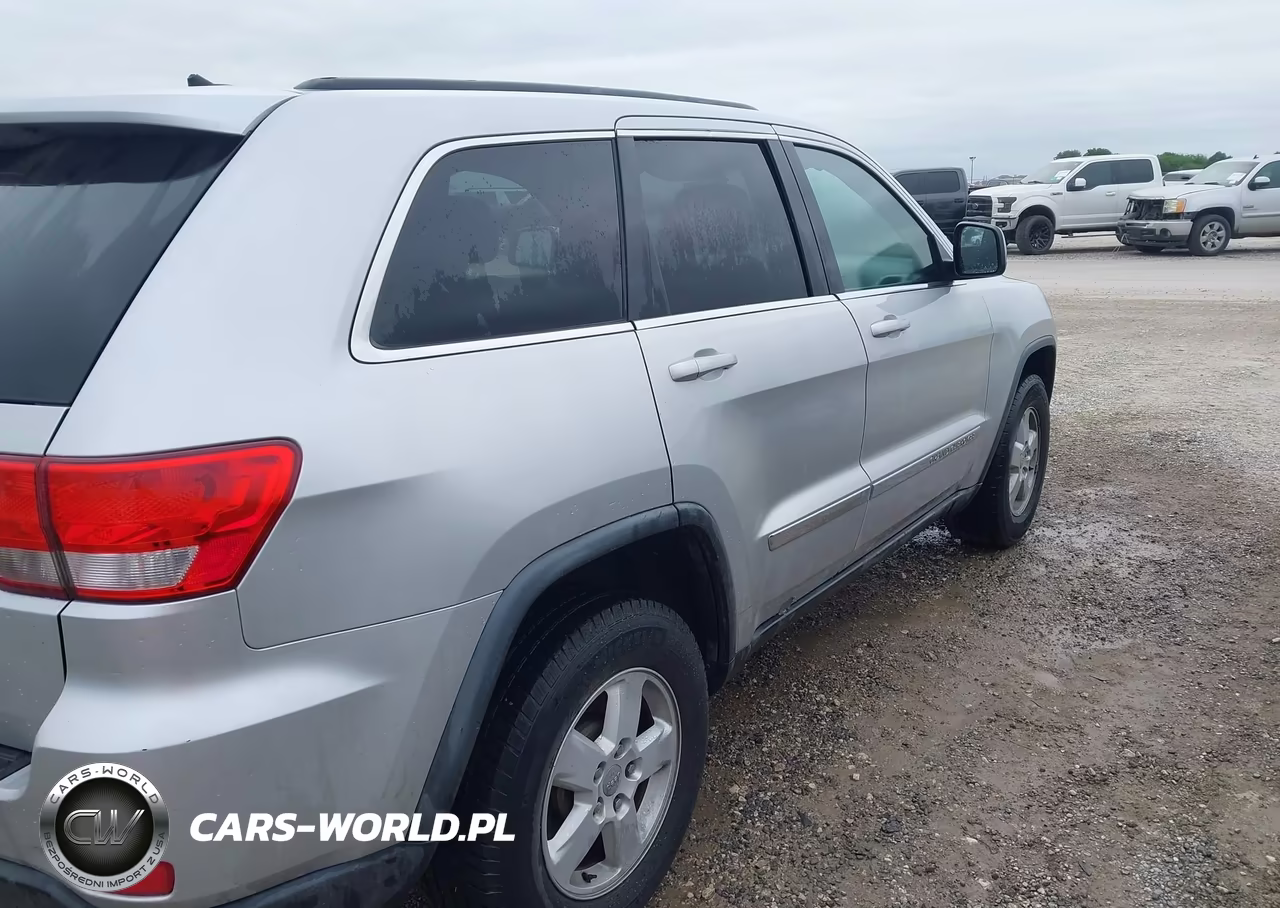 2013 Jeep Grand Cherokee Laredo VIN:1C4RJEAG7DC588948 - 12