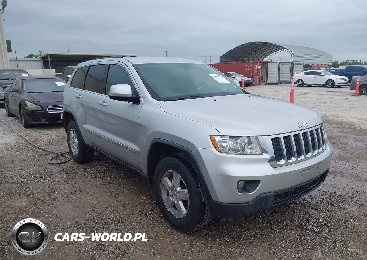 2013 Jeep Grand Cherokee Laredo VIN:1C4RJEAG7DC588948 - 13