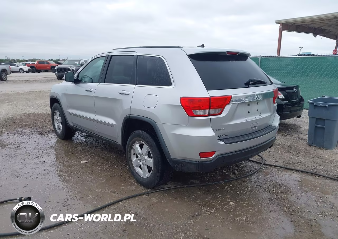 2013 Jeep Grand Cherokee Laredo VIN:1C4RJEAG7DC588948 - 3