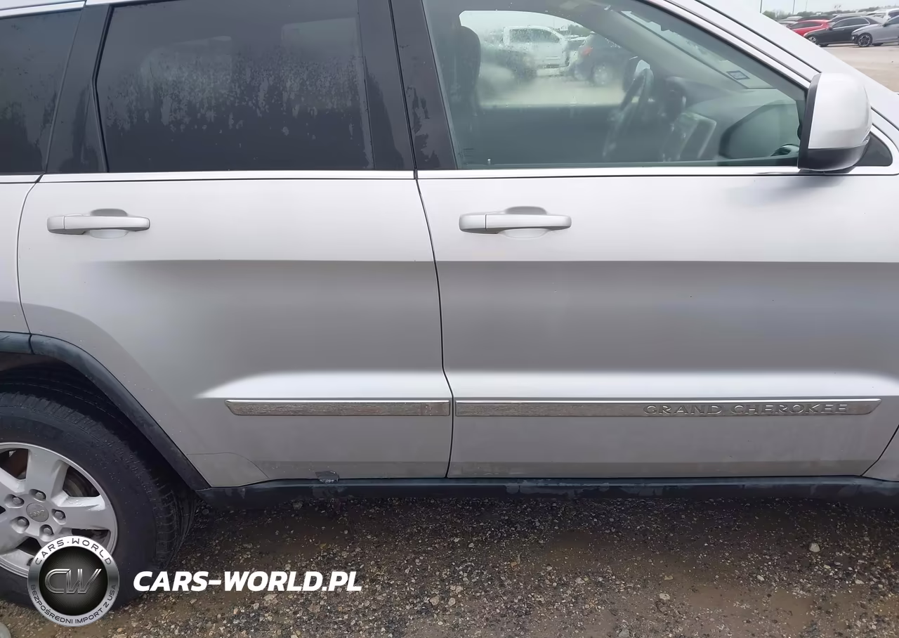 2013 Jeep Grand Cherokee Laredo VIN:1C4RJEAG7DC588948 - 6