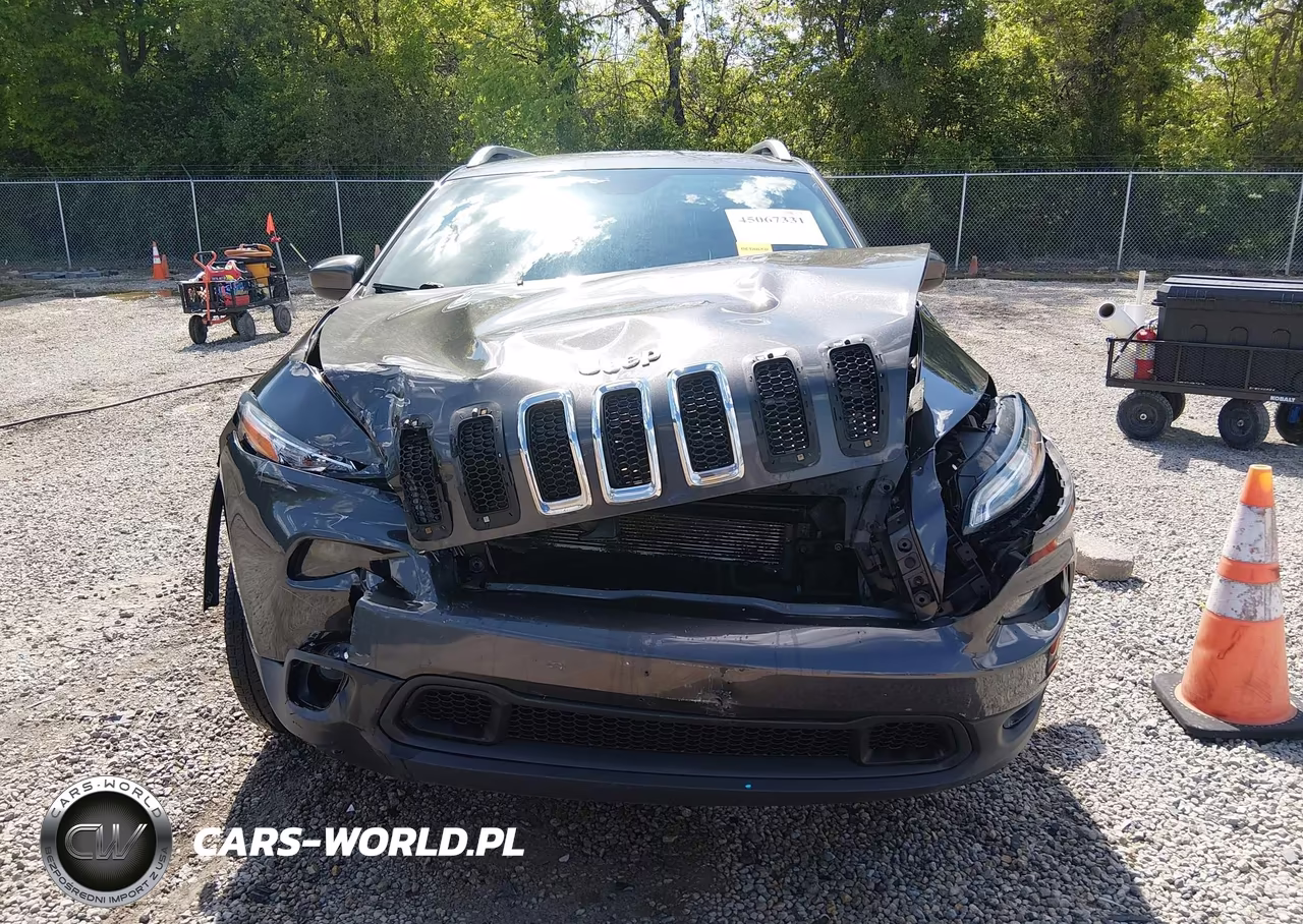 2015 Jeep Cherokee Latitude VIN:1C4PJMCB2FW679548 - 12