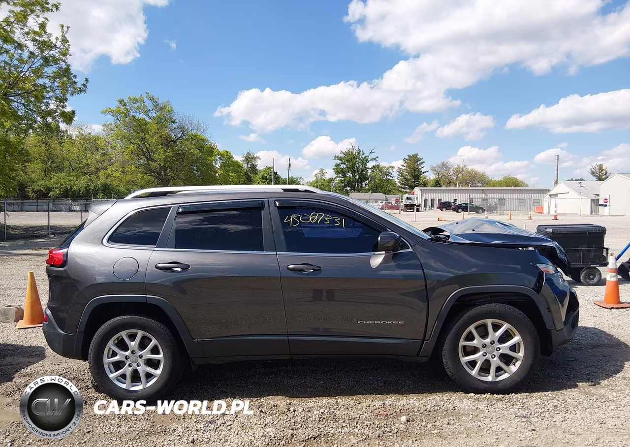 2015 Jeep Cherokee Latitude VIN:1C4PJMCB2FW679548 - 13