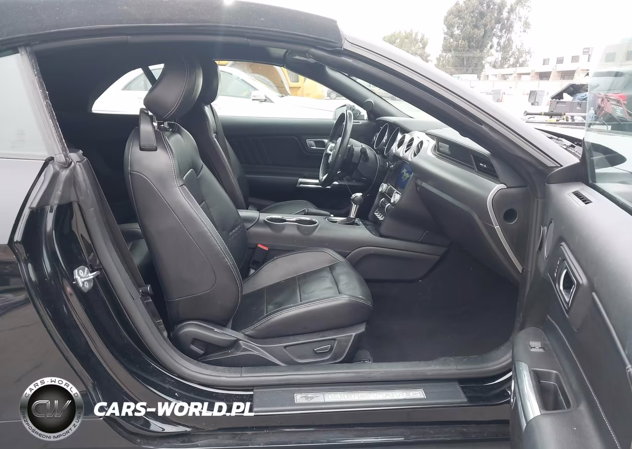 2021 Ford Mustang Ecoboost Premium VIN:1FATP8UH6M5121024 - 5