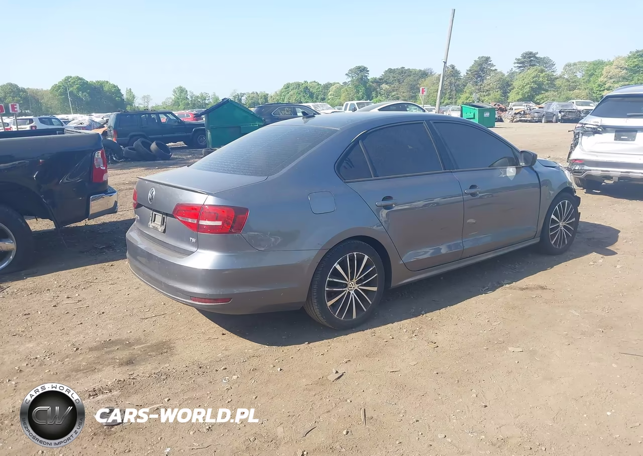 2015 Volkswagen Jetta 1.8T Sport VIN:3VWD17AJXFM348700 - 4