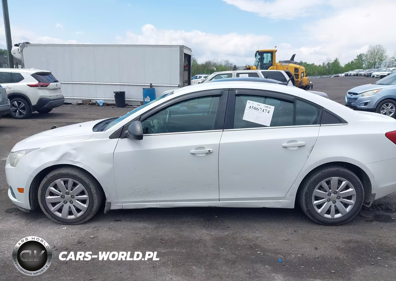 2011 Chevrolet Cruze Ls VIN:1G1PC5SHXB7305269 - 14