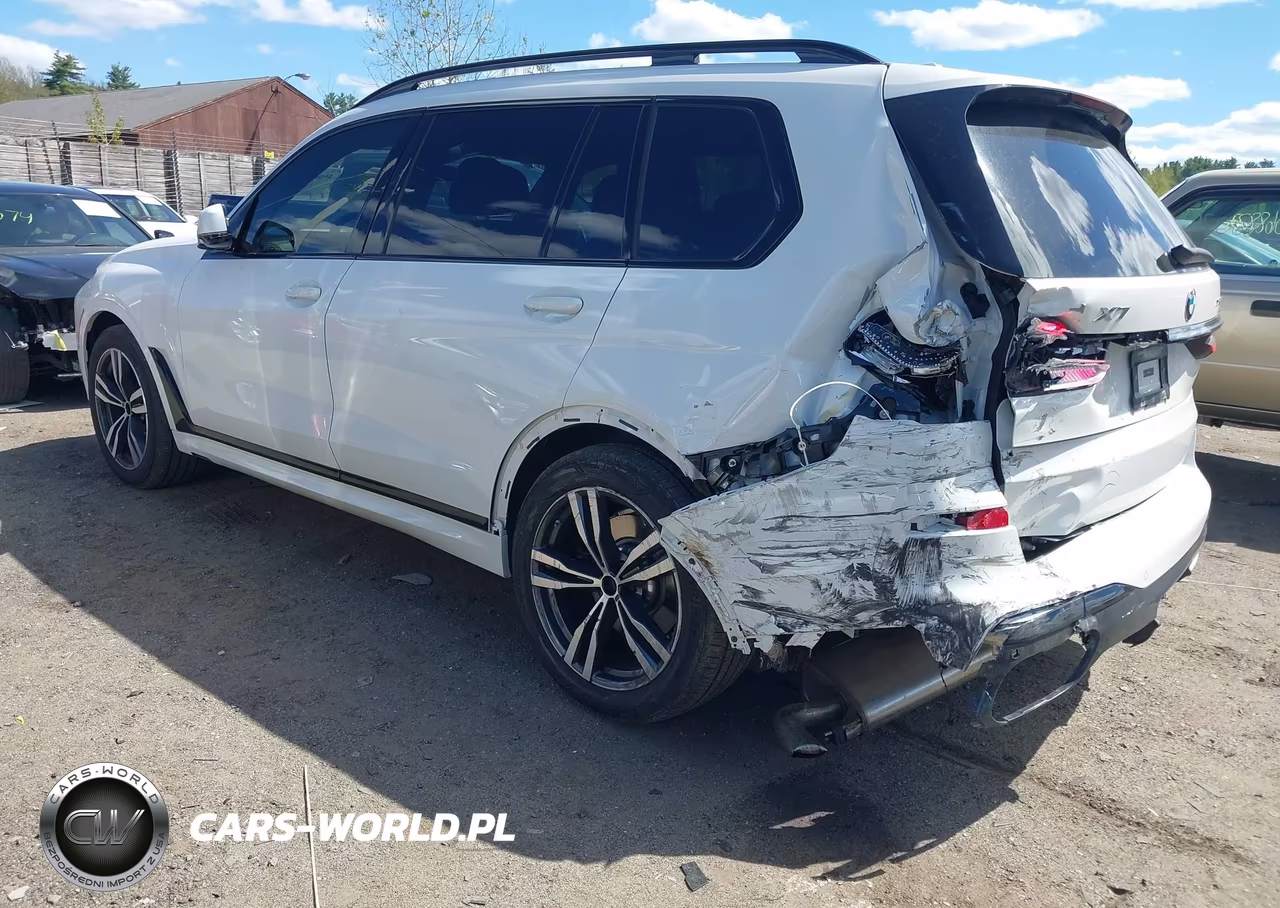 2026 BMW X7 xDrive40I VIN:5UX23EM03T9048873 - 3
