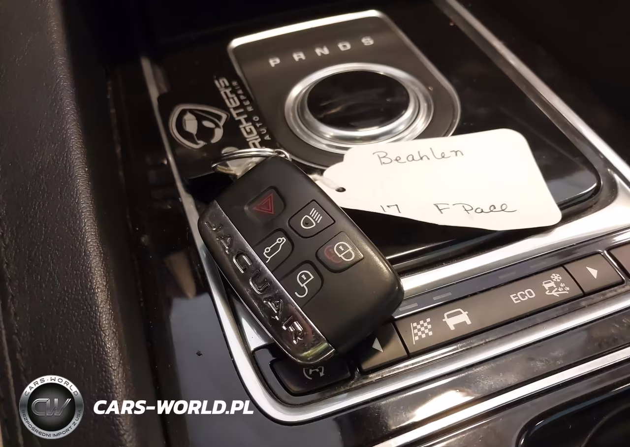 2017 Jaguar F-Pace First Edition VIN:SADCP2BV0HA050436 - 11