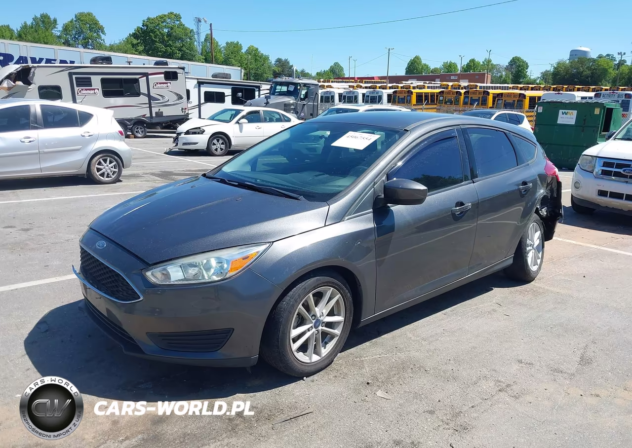 2018 Ford Focus Se VIN:1FADP3K23JL297655 - 2