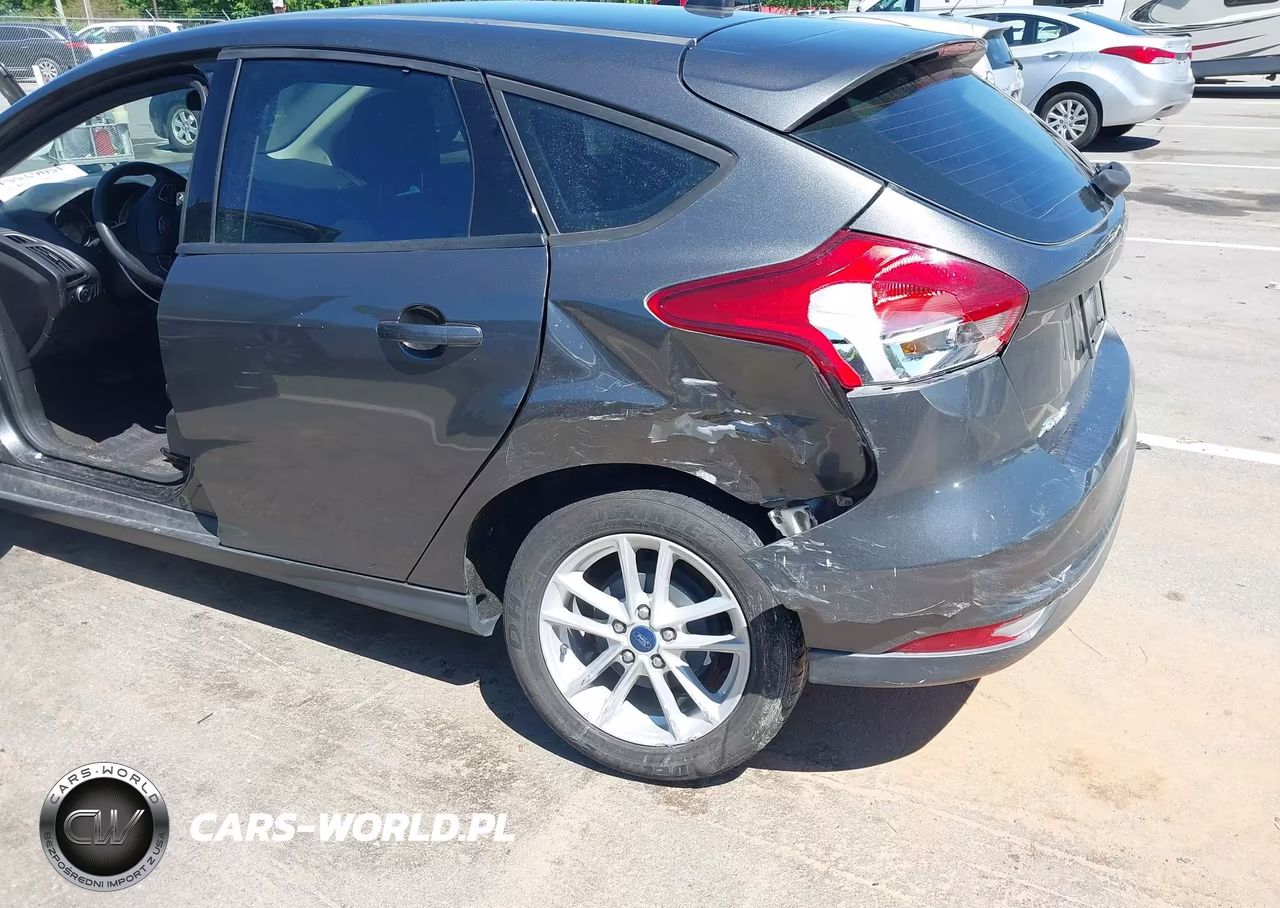 2018 Ford Focus Se VIN:1FADP3K23JL297655 - 6