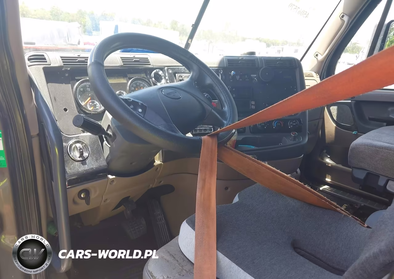 2018 Freightliner Cascadia 125 VIN:1FUJGLDR8JLJK3676 - 11