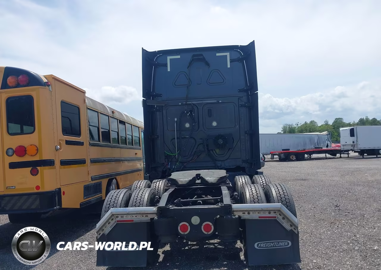 2018 Freightliner Cascadia 125 VIN:1FUJGLDR8JLJK3676 - 16