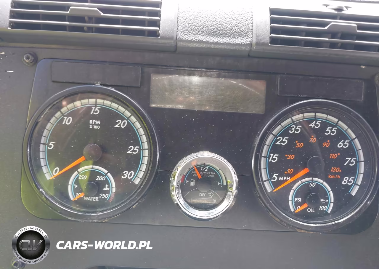 2018 Freightliner Cascadia 125 VIN:1FUJGLDR8JLJK3676 - 4