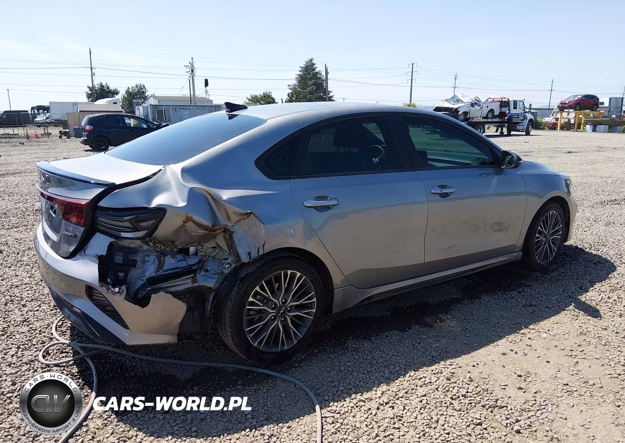 2024 Kia Forte Gt-Line VIN:3KPF54AD4RE754785 - 4