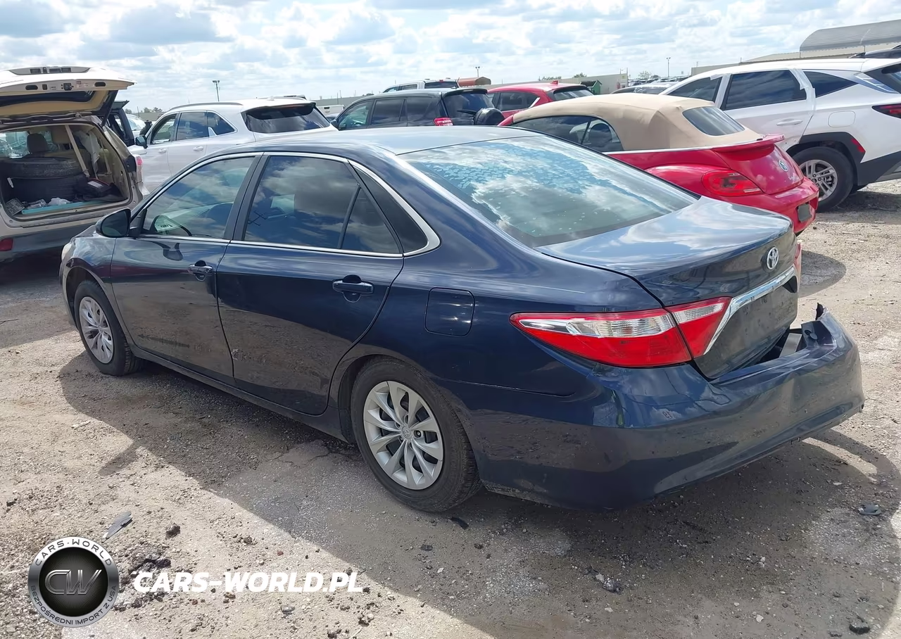 2017 Toyota Camry Le VIN:4T1BF1FK5HU767090 - 3