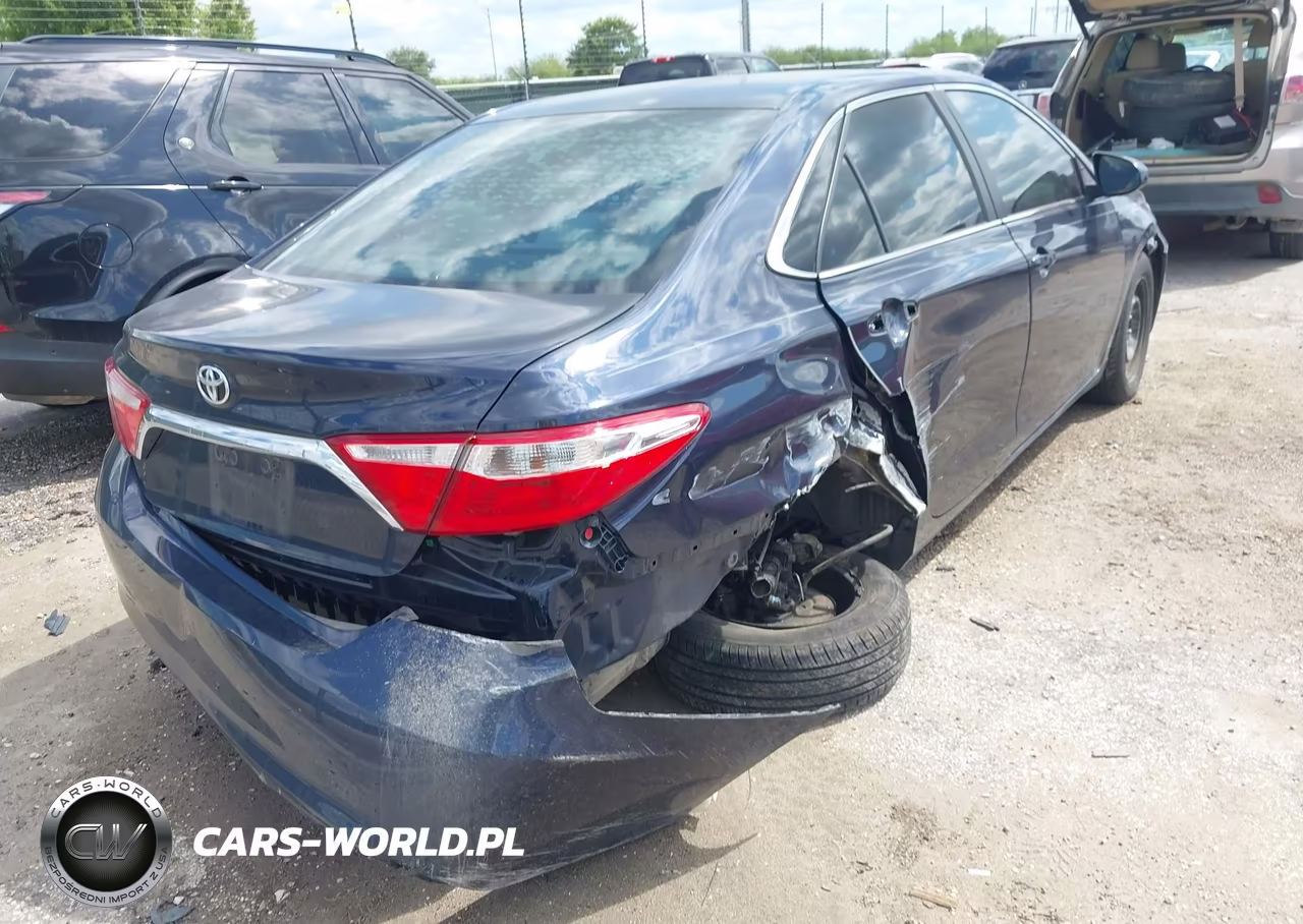 2017 Toyota Camry Le VIN:4T1BF1FK5HU767090 - 4