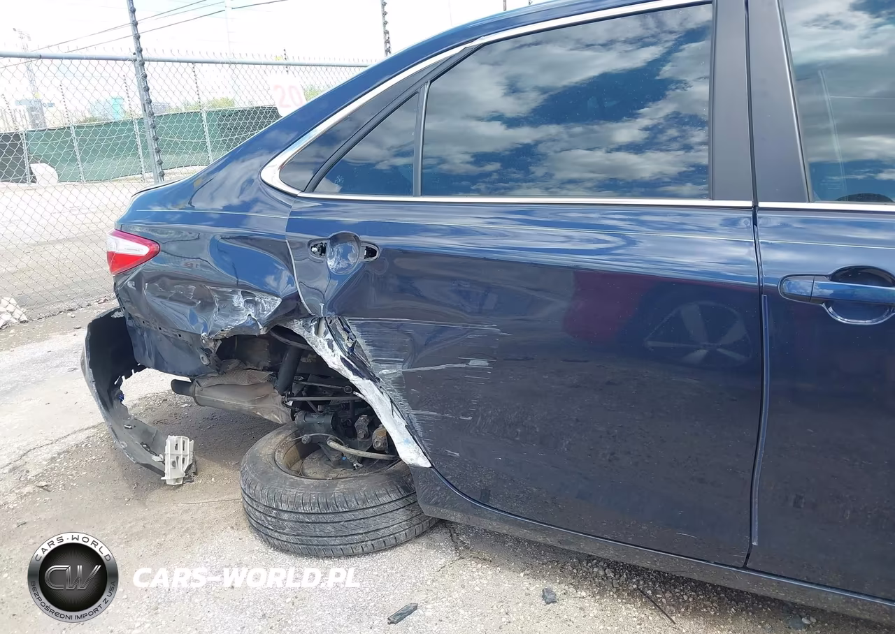 2017 Toyota Camry Le VIN:4T1BF1FK5HU767090 - 6