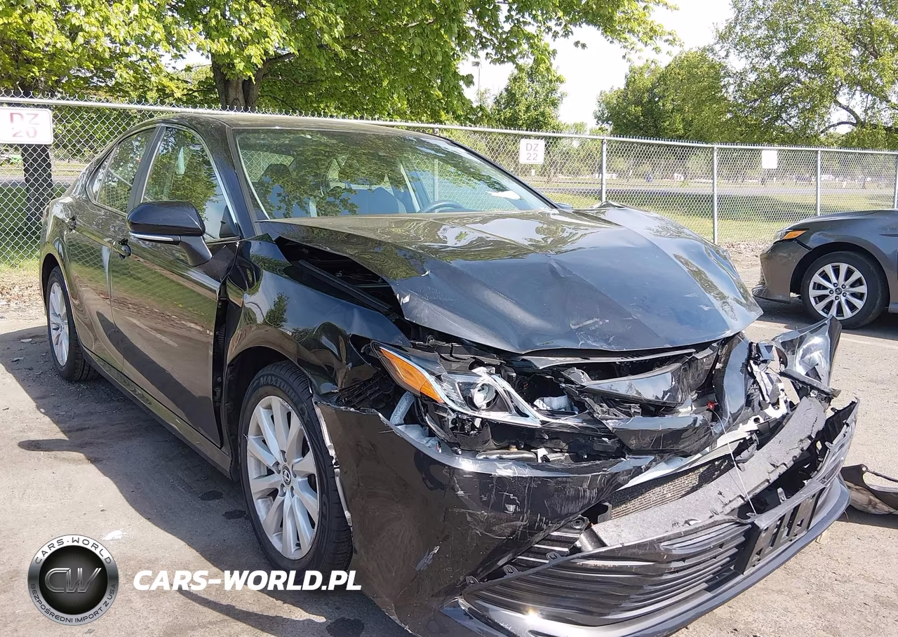 2019 Toyota Camry Le – zdjęcie 1 z 16