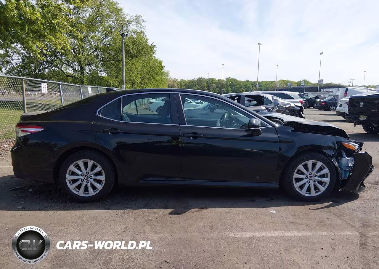 2019 Toyota Camry Le VIN:4T1B11HK6KU200230 - 13