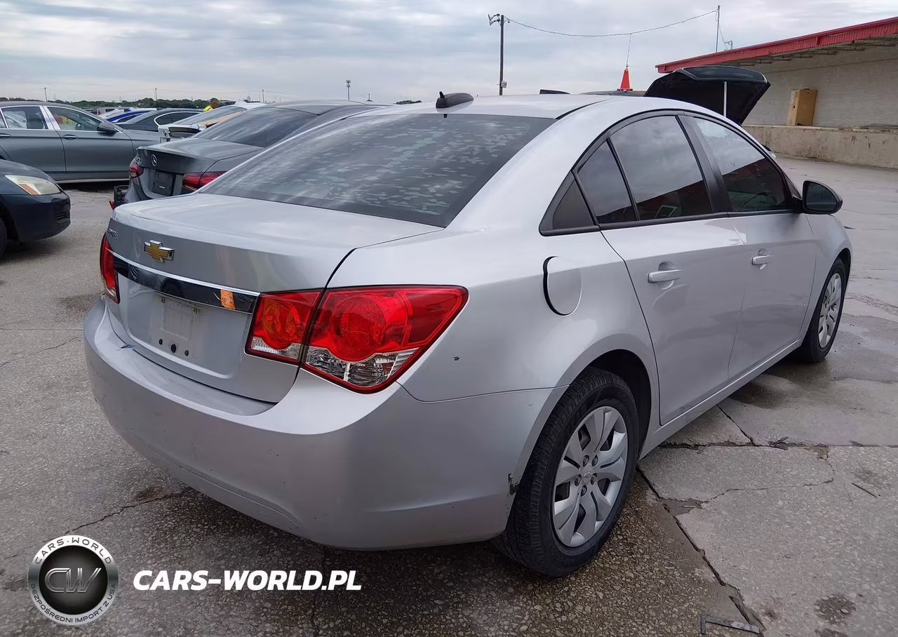 2015 Chevrolet Cruze Ls Auto VIN:1G1PA5SHXF7281552 - 4