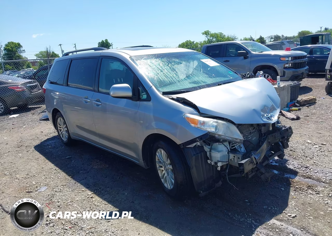 2017 Toyota Sienna Xle 8 Passenger – zdjęcie 1 z 16