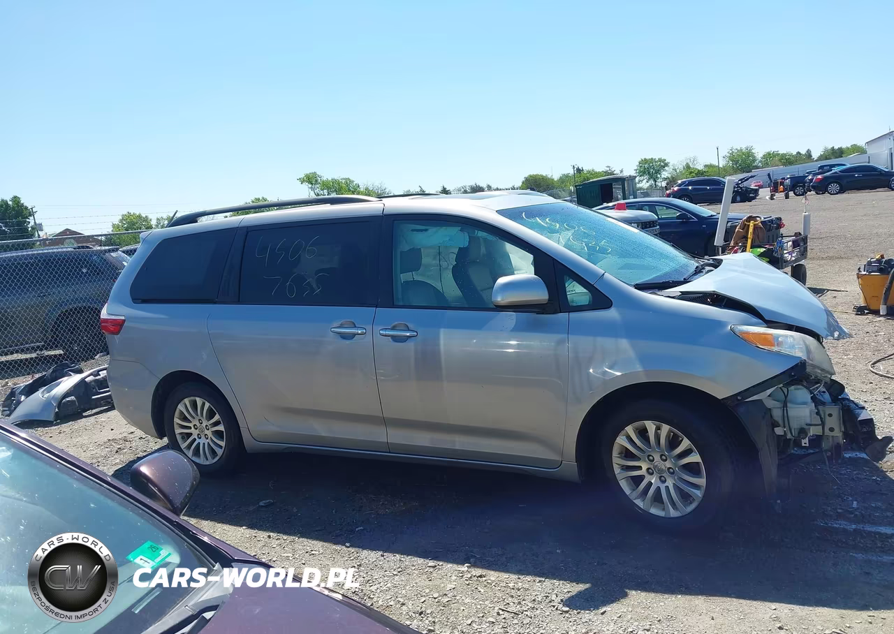 2017 Toyota Sienna Xle 8 Passenger VIN:5TDYZ3DC5HS809839 - 13