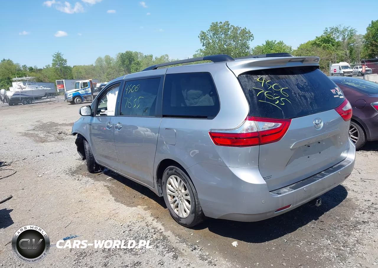2017 Toyota Sienna Xle 8 Passenger VIN:5TDYZ3DC5HS809839 - 3