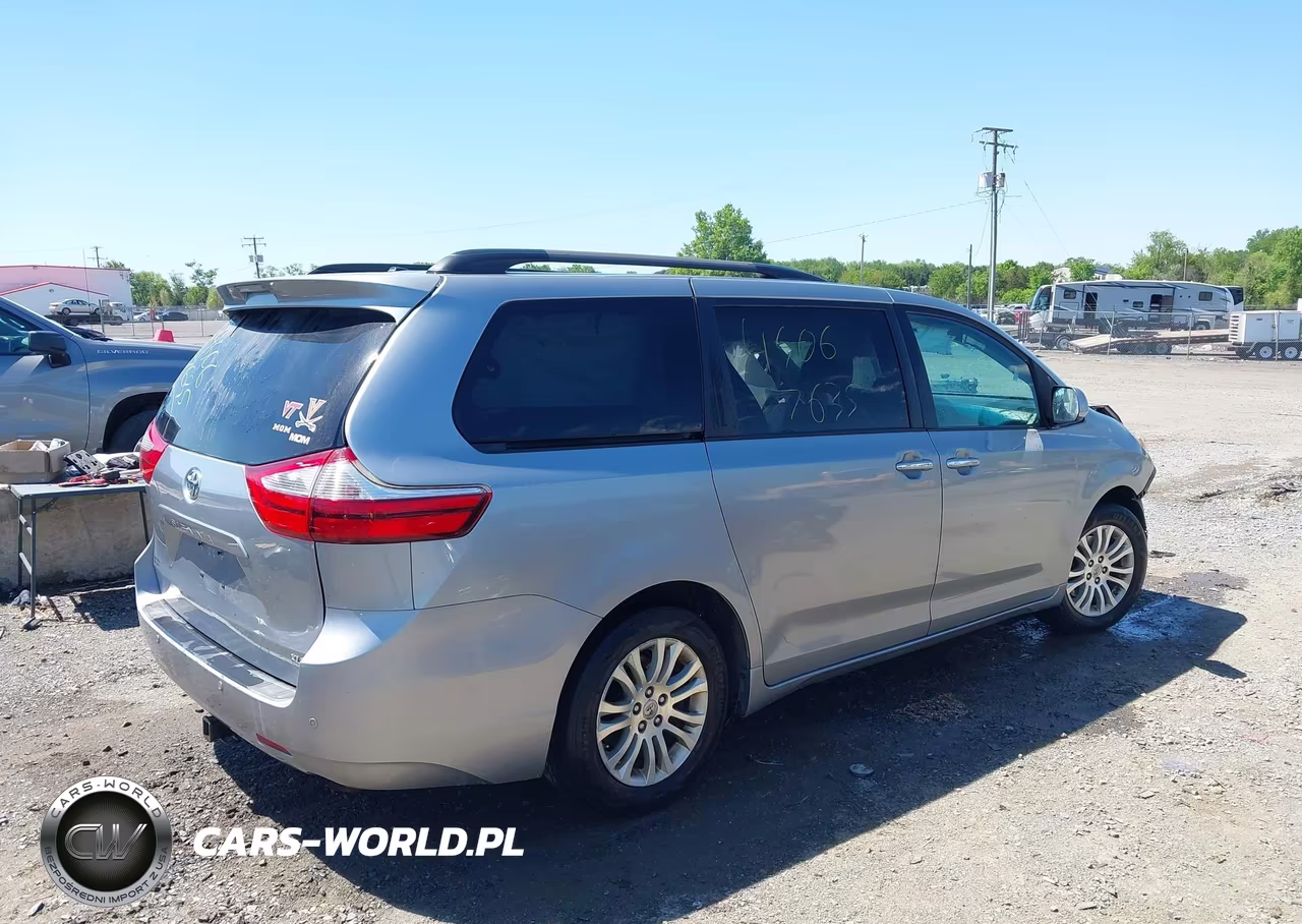 2017 Toyota Sienna Xle 8 Passenger VIN:5TDYZ3DC5HS809839 - 4